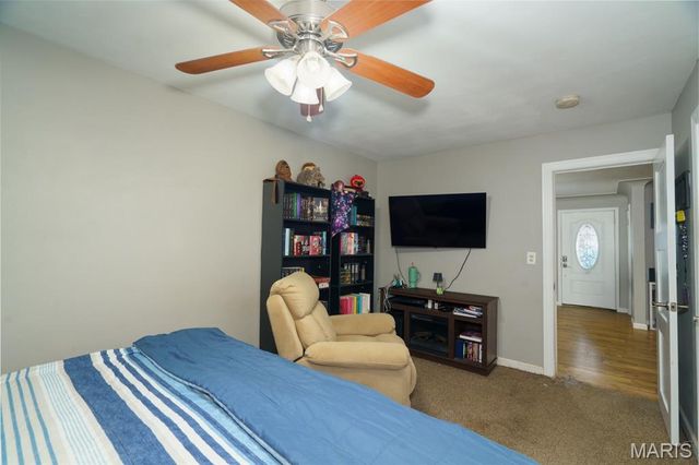 695 Sidney Street, St James, MO 65559