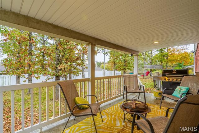 695 Sidney Street, St James, MO 65559