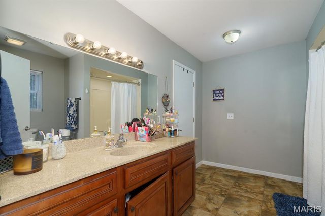 695 Sidney Street, St James, MO 65559