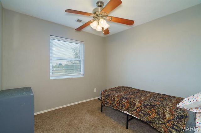 695 Sidney Street, St James, MO 65559