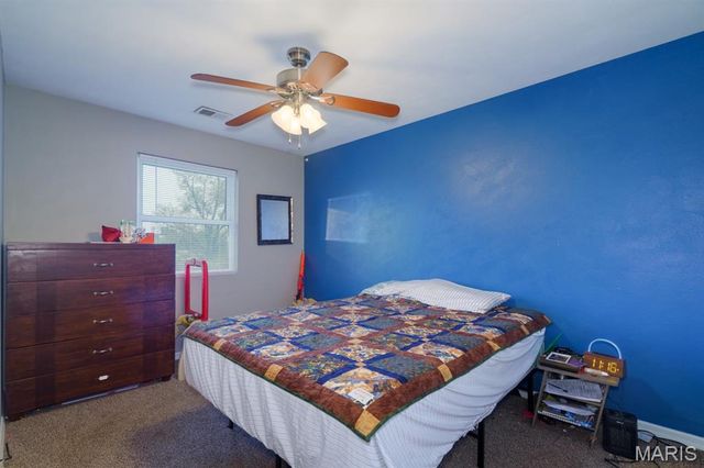 695 Sidney Street, St James, MO 65559