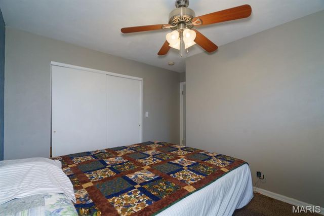 695 Sidney Street, St James, MO 65559