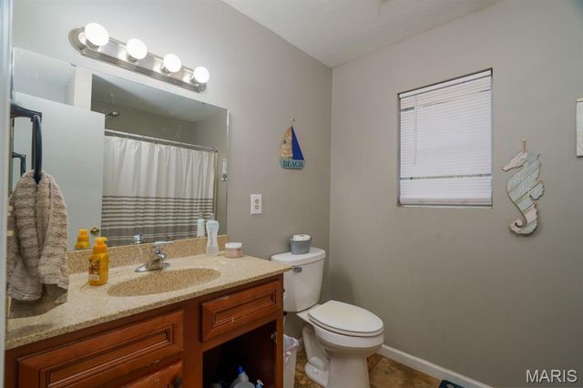 695 Sidney Street, St James, MO 65559