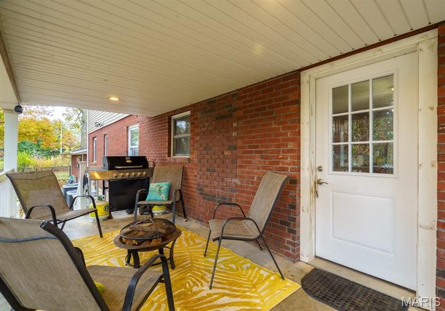 695 Sidney Street, St James, MO 65559