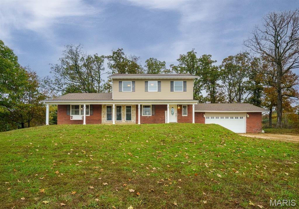 695 Sidney Street, St James, MO 65559