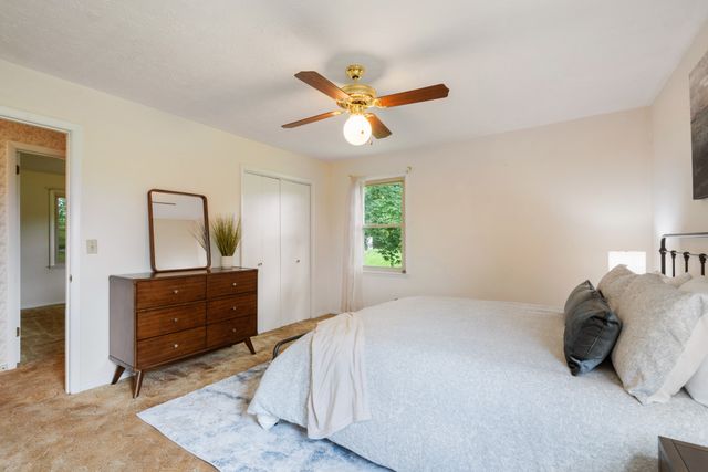 2054 Ridgecrest Cir, Dickson, TN 37055