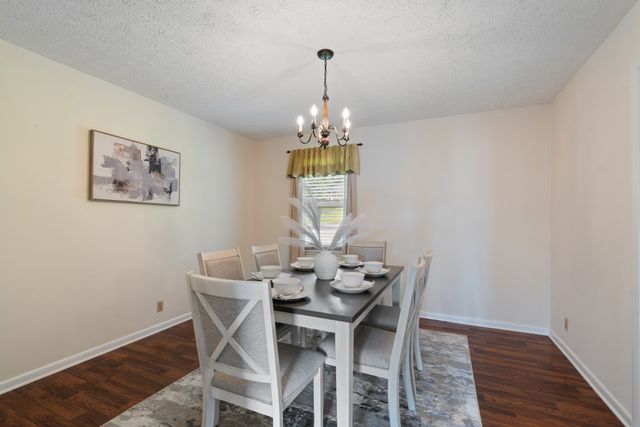 2054 Ridgecrest Cir, Dickson, TN 37055
