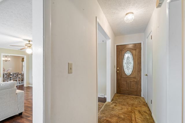 2054 Ridgecrest Cir, Dickson, TN 37055