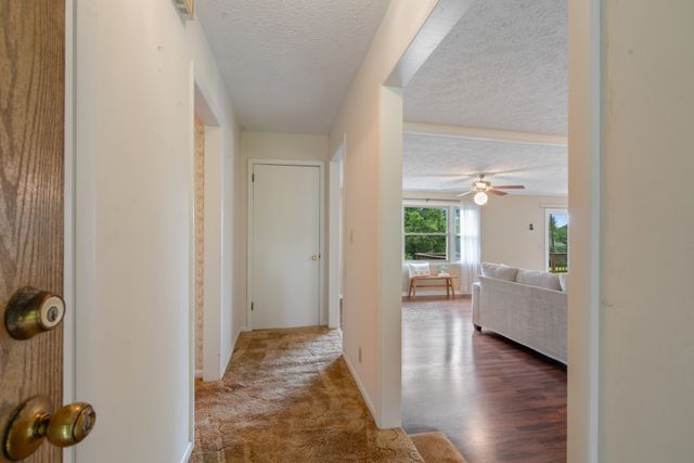 2054 Ridgecrest Cir, Dickson, TN 37055