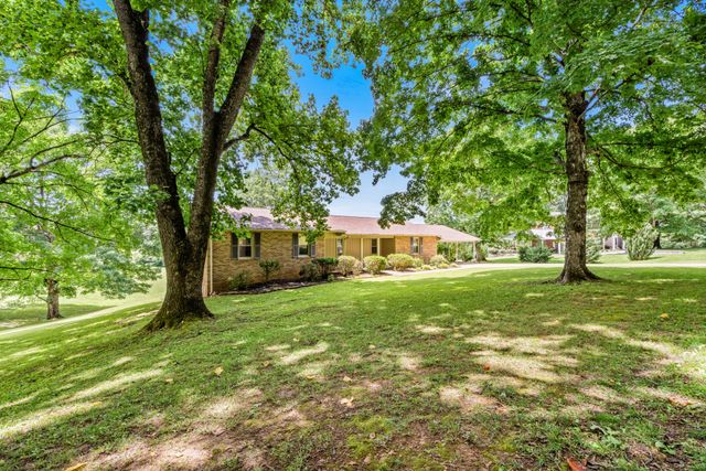 2054 Ridgecrest Cir, Dickson, TN 37055