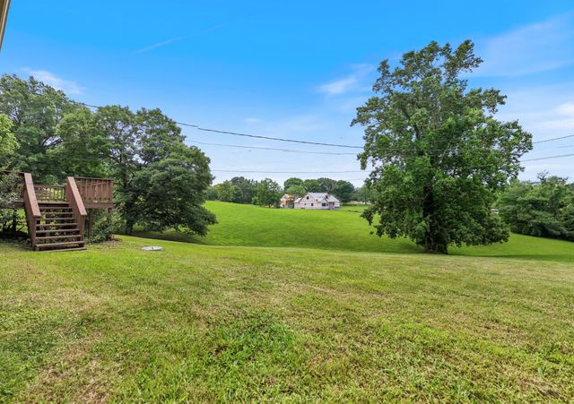 2054 Ridgecrest Cir, Dickson, TN 37055