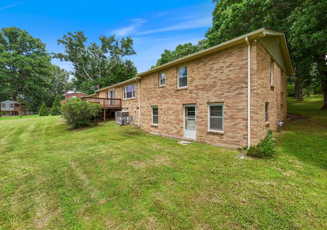 2054 Ridgecrest Cir, Dickson, TN 37055