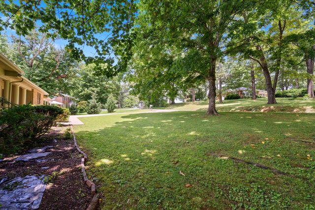 2054 Ridgecrest Cir, Dickson, TN 37055