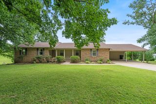 2054 Ridgecrest Cir, Dickson, TN 37055