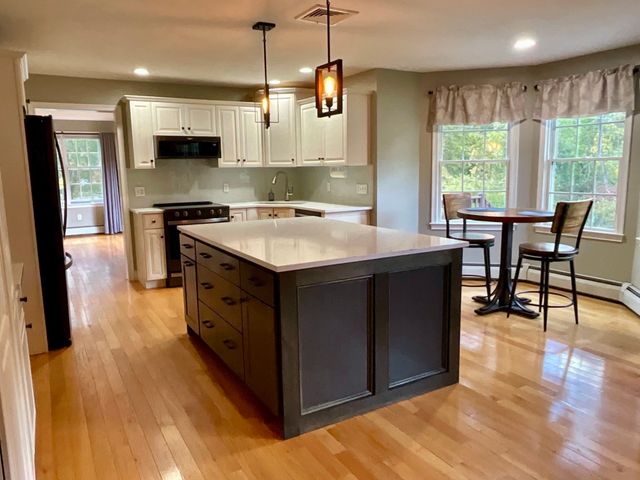 8 Anderson Ln, Grafton, MA 01536
