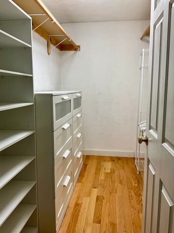8 Anderson Ln, Grafton, MA 01536