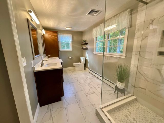 8 Anderson Ln, Grafton, MA 01536