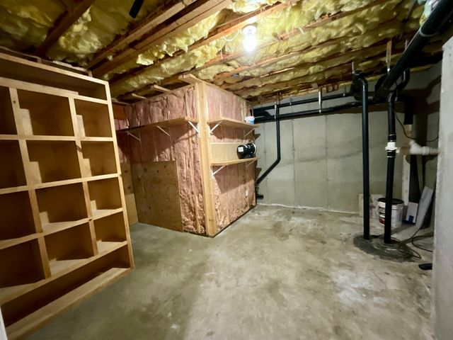 8 Anderson Ln, Grafton, MA 01536
