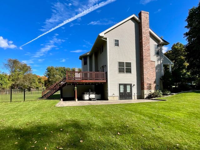 8 Anderson Ln, Grafton, MA 01536