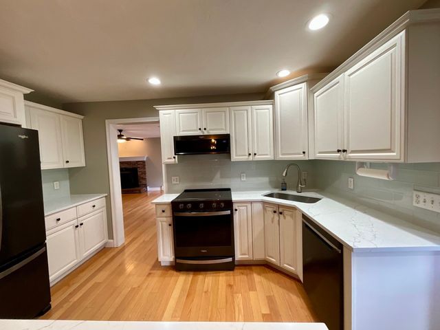 8 Anderson Ln, Grafton, MA 01536