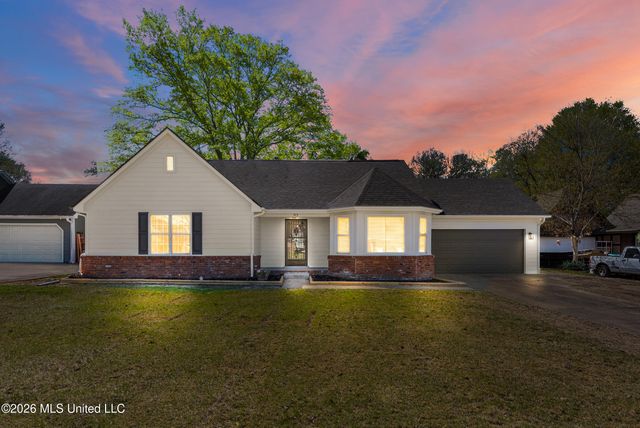 915 Birchfield Place, Southaven, MS 38671
