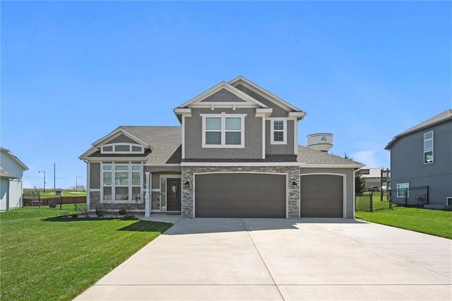 15513 Lakeside Drive