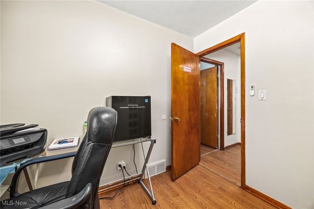 1115 Birch Lane, Cleveland, OH 44109