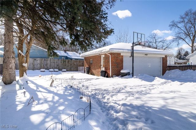 1115 Birch Lane, Cleveland, OH 44109