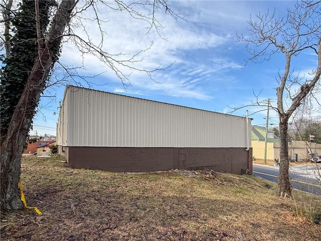 11 S Grove Street, Dahlonega, GA 30533