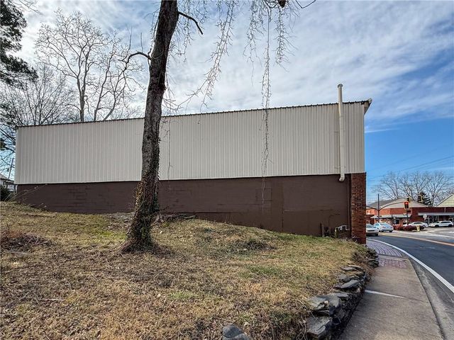 11 S Grove Street, Dahlonega, GA 30533