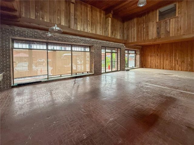 11 S Grove Street, Dahlonega, GA 30533