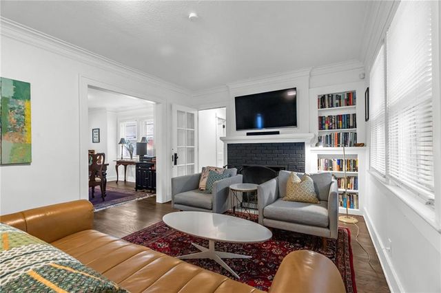 5445 Holmes Street, Kansas City, MO 64110