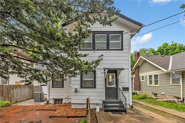 5445 Holmes Street, Kansas City, MO 64110