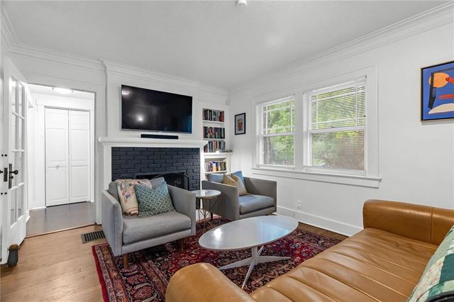 5445 Holmes Street, Kansas City, MO 64110