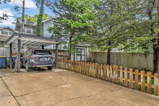 5445 Holmes Street, Kansas City, MO 64110