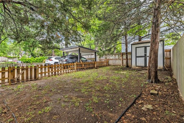 5445 Holmes Street, Kansas City, MO 64110