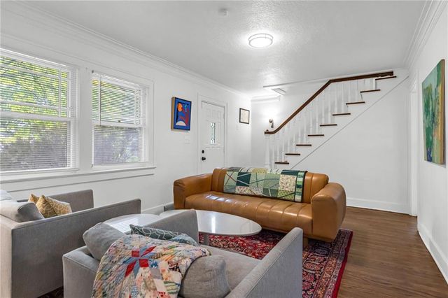 5445 Holmes Street, Kansas City, MO 64110