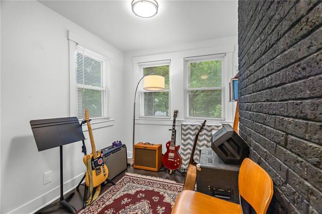 5445 Holmes Street, Kansas City, MO 64110