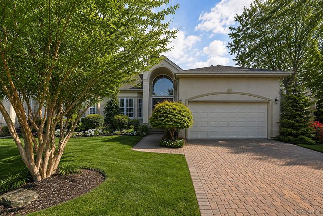 398 Altessa Boulevard, Melville, NY 11747