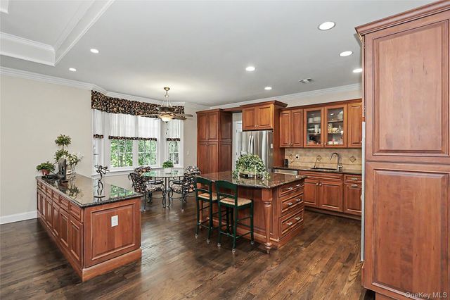 398 Altessa Boulevard, Melville, NY 11747
