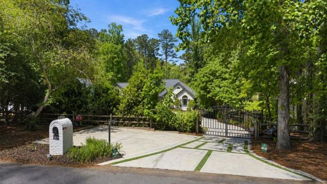 6422 Old Shadburn Ferry Road, Buford, GA 30518
