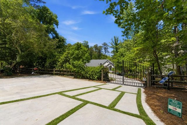 6422 Old Shadburn Ferry Road, Buford, GA 30518