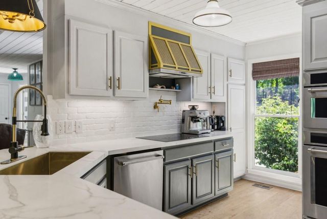 6422 Old Shadburn Ferry Road, Buford, GA 30518