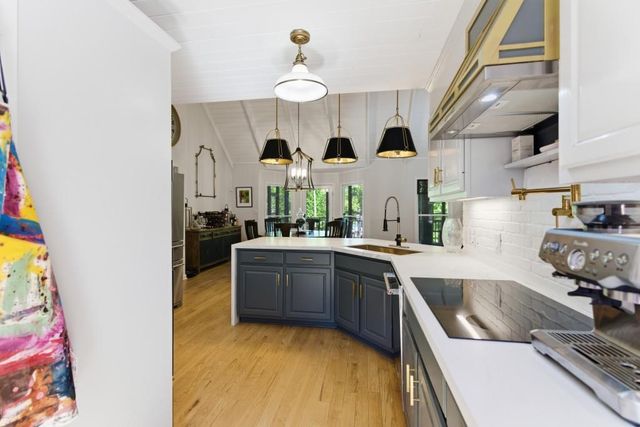 6422 Old Shadburn Ferry Road, Buford, GA 30518