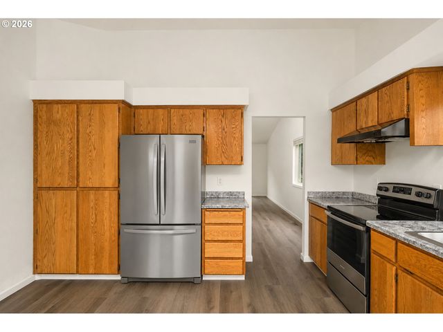 2038 Se Village Ct, Hillsboro, OR 97123