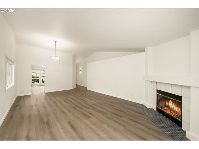 2038 Se Village Ct, Hillsboro, OR 97123