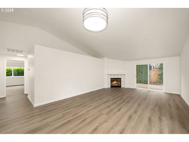 2038 Se Village Ct, Hillsboro, OR 97123