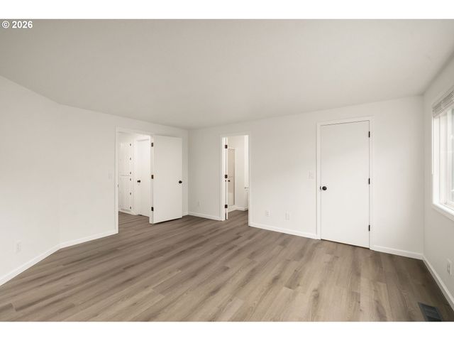 2038 Se Village Ct, Hillsboro, OR 97123