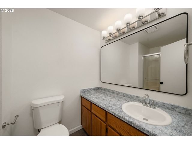 2038 Se Village Ct, Hillsboro, OR 97123