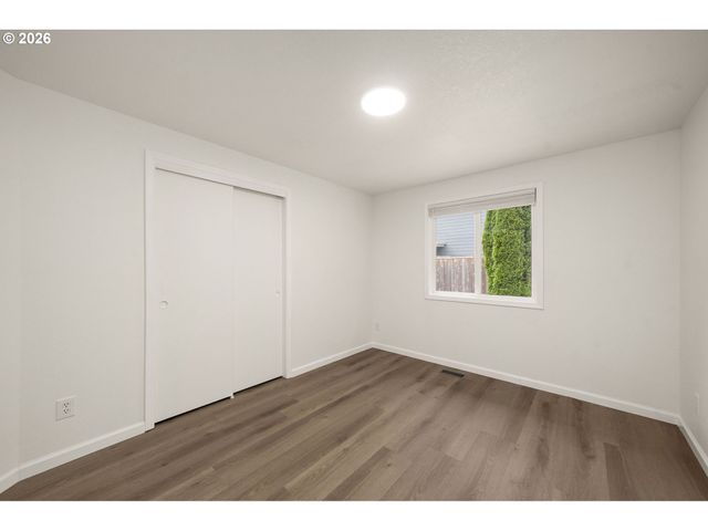 2038 Se Village Ct, Hillsboro, OR 97123